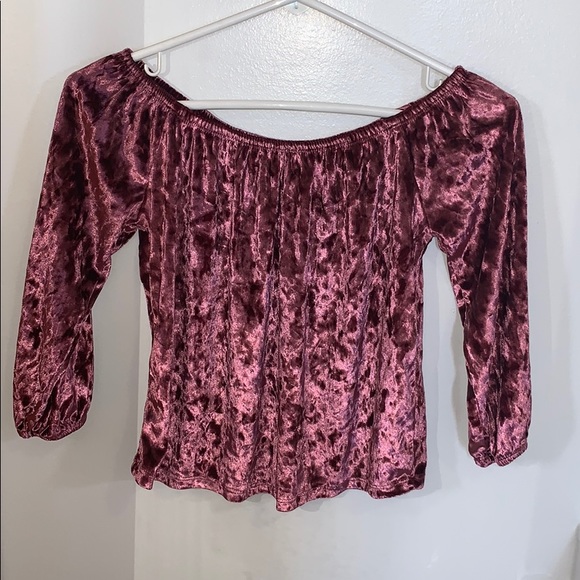 RED VELVET HOLLISTER OFF THE SHOULDER TOP - Picture 2 of 3